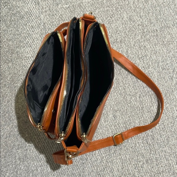 Elegant Tan Leather Bag - Picture 4 of 15